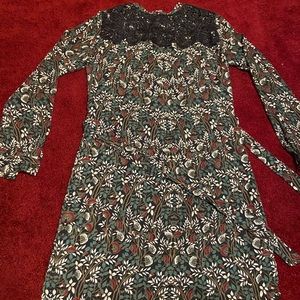Banana Republic Lace Floral LongSleeve Dress